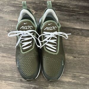 Nike Air Max 270